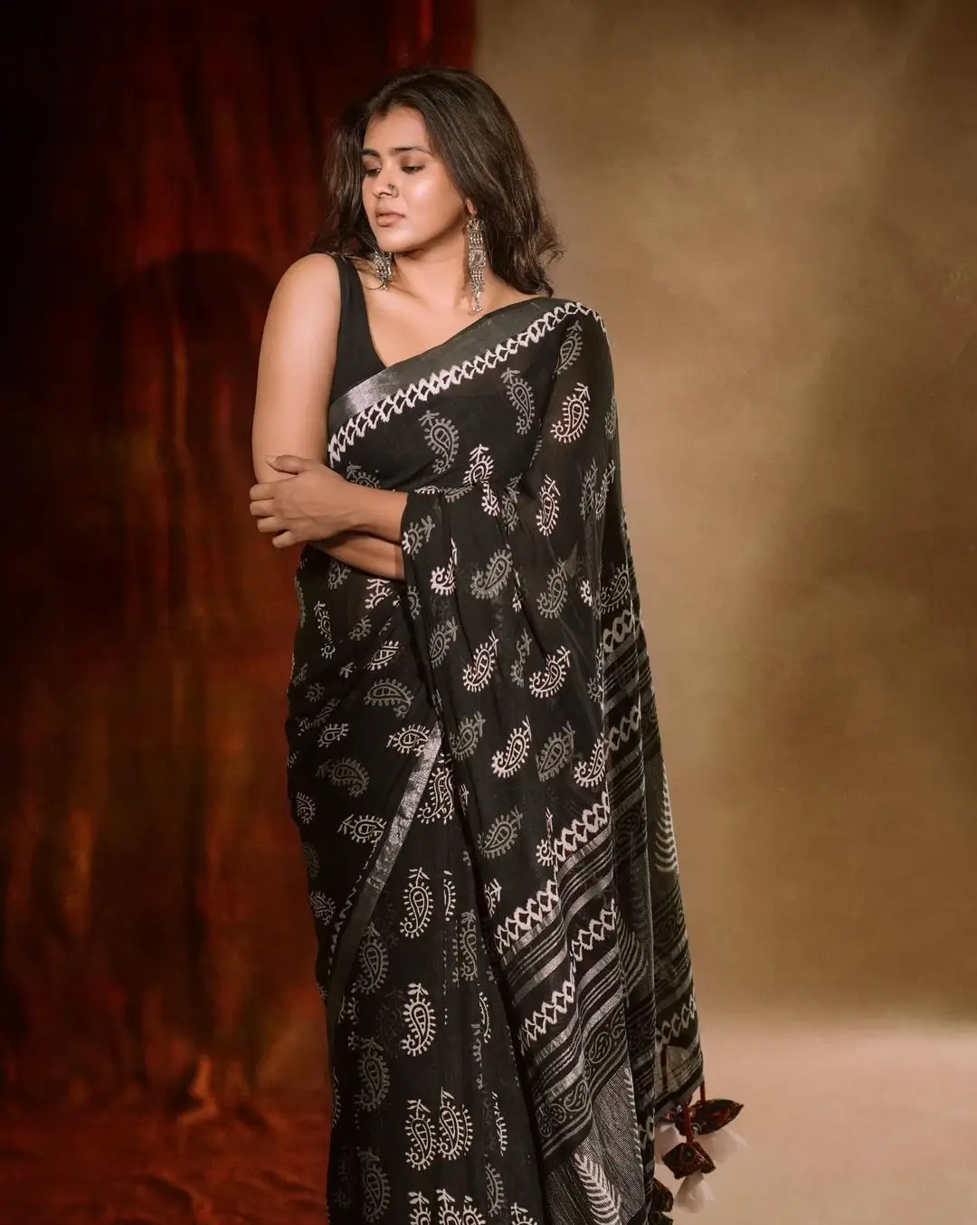 Beautiful Indian Actress Hebah Patel in Black Saree